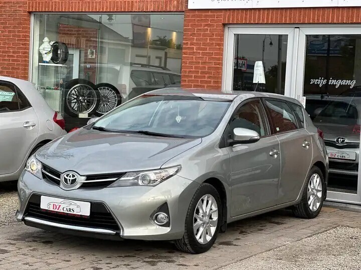 toyota-auris-14d-90pk-schadewagen-big-1