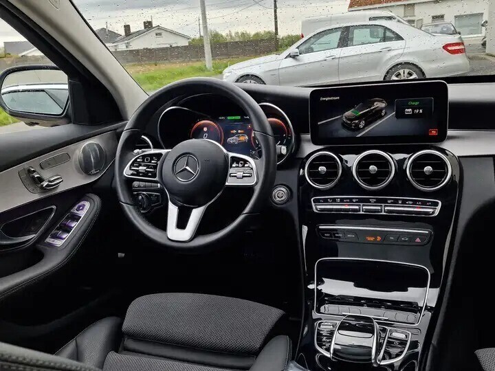 mercedes-benz-c-300-deluchtvering-32-000-km-pano-massage-big-6