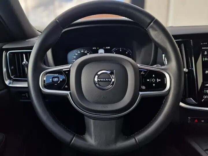 volvo-v60-cross-country-d4-awd-47-500-km-matt-black-garantie-big-8