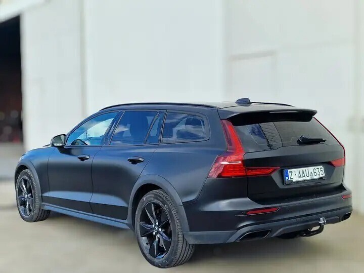 volvo-v60-cross-country-d4-awd-47-500-km-matt-black-garantie-big-2