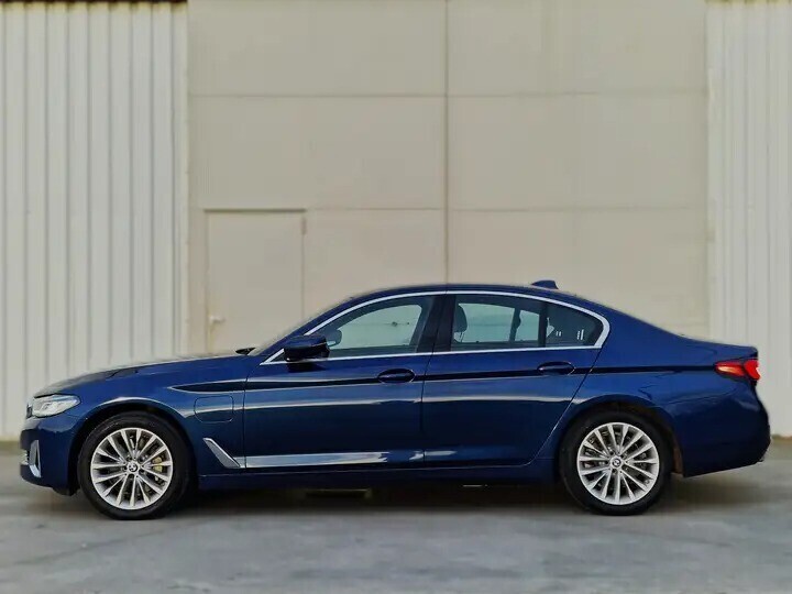 bmw-530-e-xdrive-luxury-line-big-2