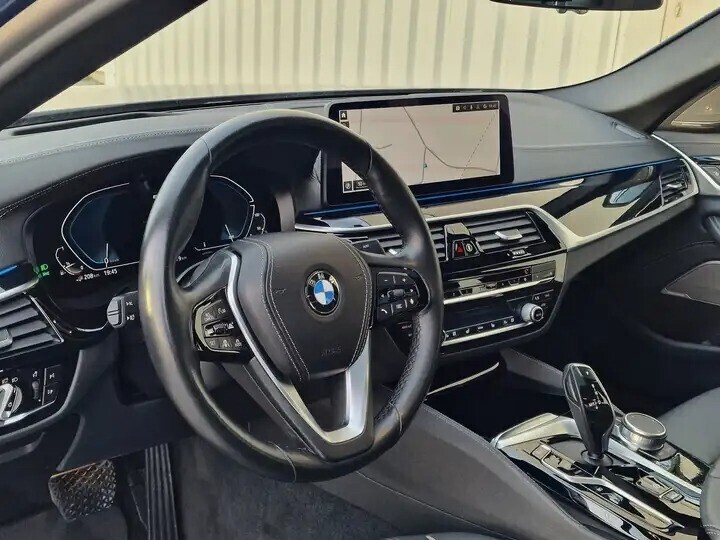 bmw-530-e-xdrive-luxury-line-big-5