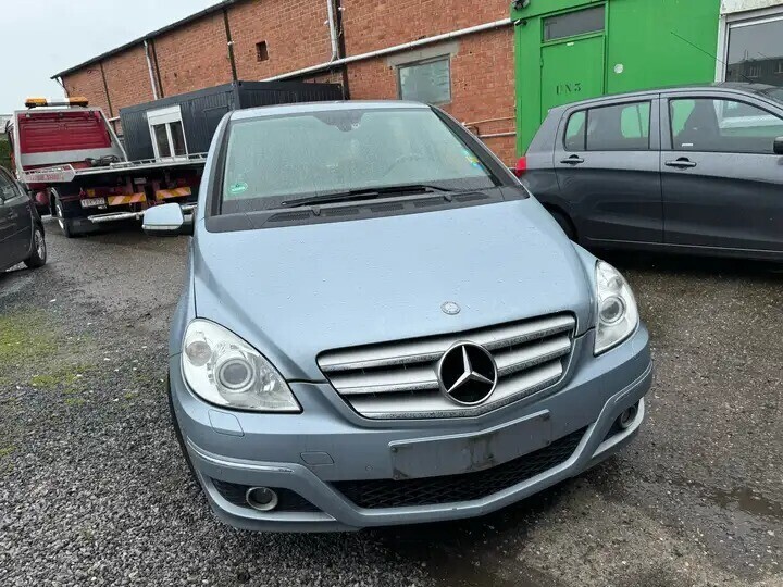 mercedes-benz-b-180-cdi-dpf-euro-5-big-1