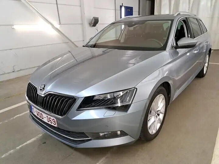 skoda-superb-16-cr-tdi-style-dsg-big-5