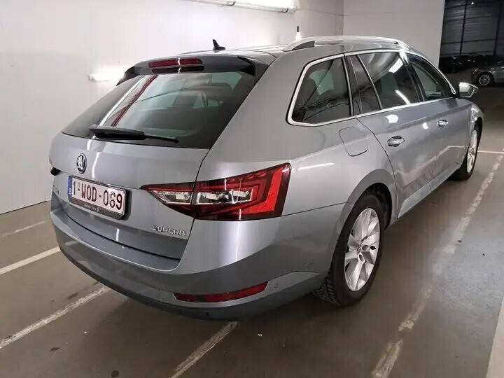 skoda-superb-16-cr-tdi-style-dsg-big-2