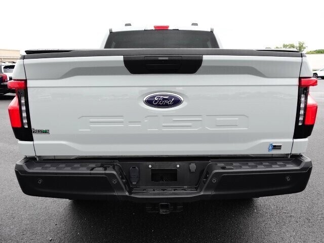 2023-ford-f150-lightning-pro-electric-pickup-big-5