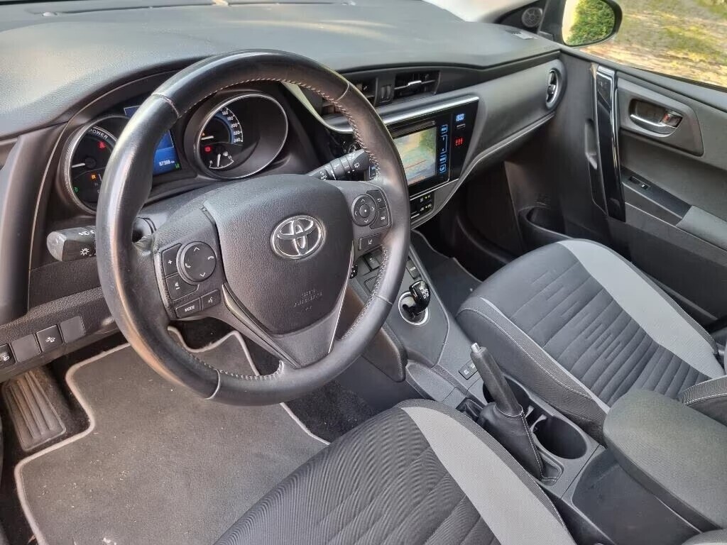 toyota-auris-hybride-break-87389-km-big-7