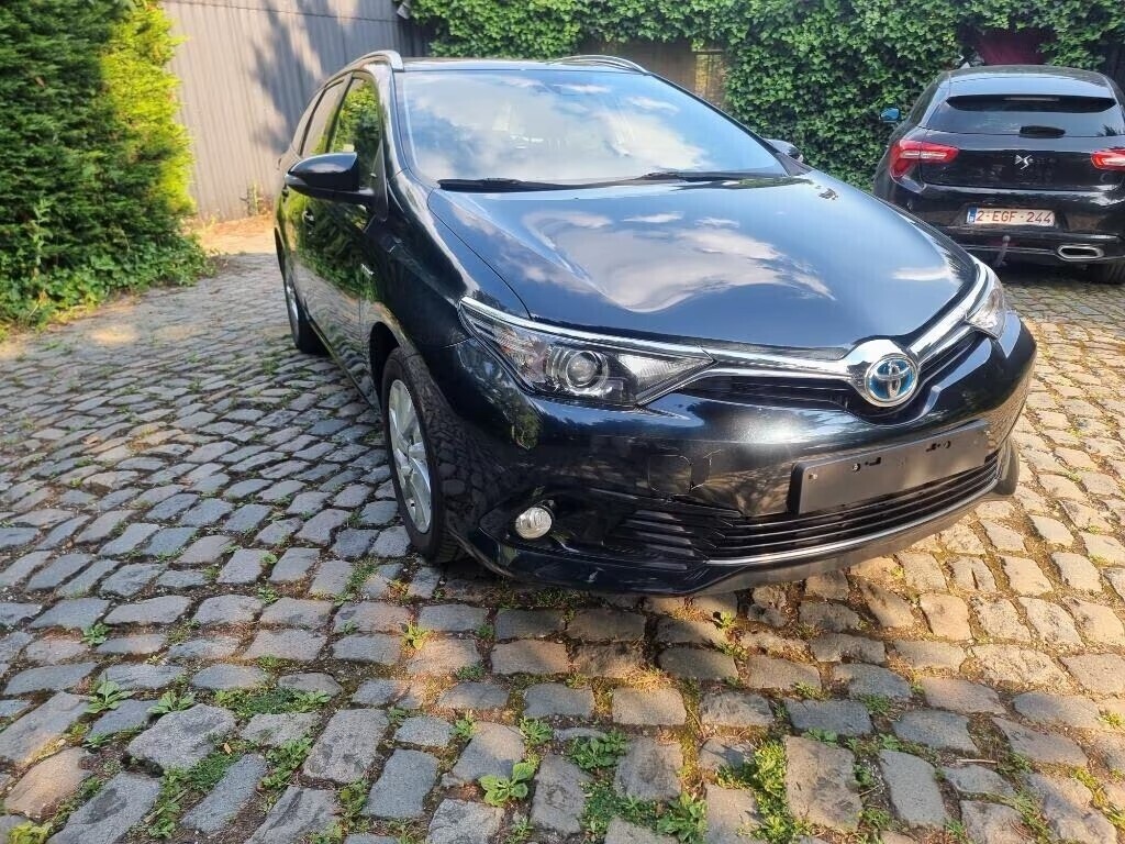 toyota-auris-hybride-break-87389-km-big-5