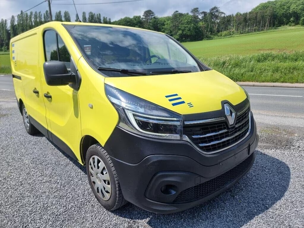 renault-trafic-2021-utility-big-2