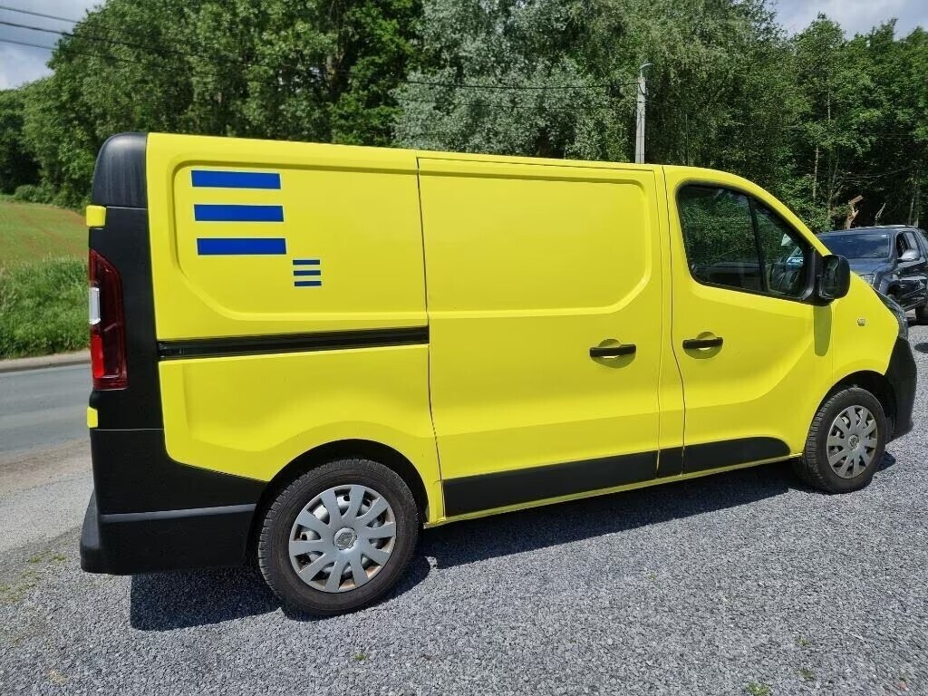 renault-trafic-2021-utility-big-1