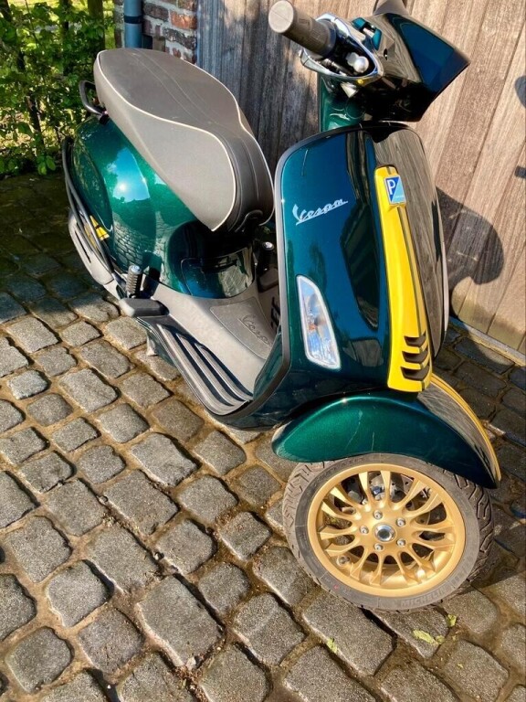 vespa-s-sprint-i-get-comme-neuve-avec-un-faible-kilometrage-big-5