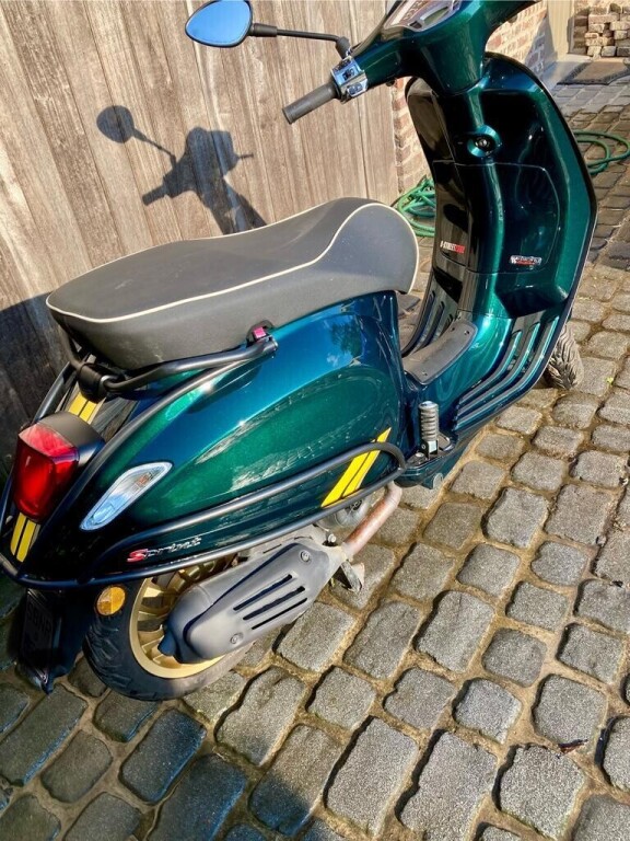 vespa-s-sprint-i-get-comme-neuve-avec-un-faible-kilometrage-big-1