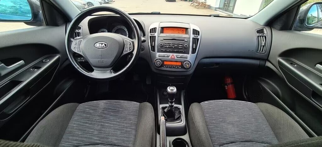 kia-ceed-14i-petrol-77kw-lez-2030-ok-year-of-construction-2007-158-big-4