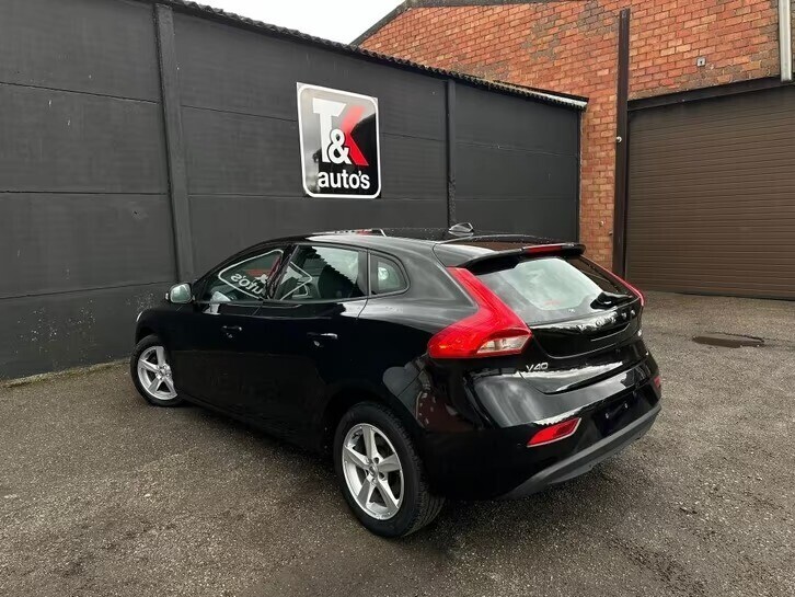 volvo-v40-20d-d2-60000km-big-1