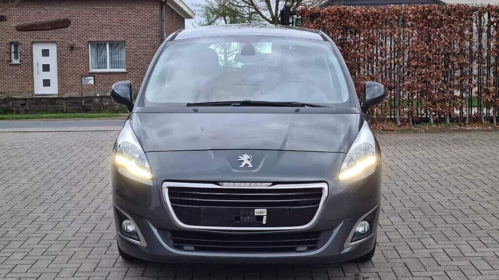 peugeot-5008-benzine-7pl-euro-6b-big-8