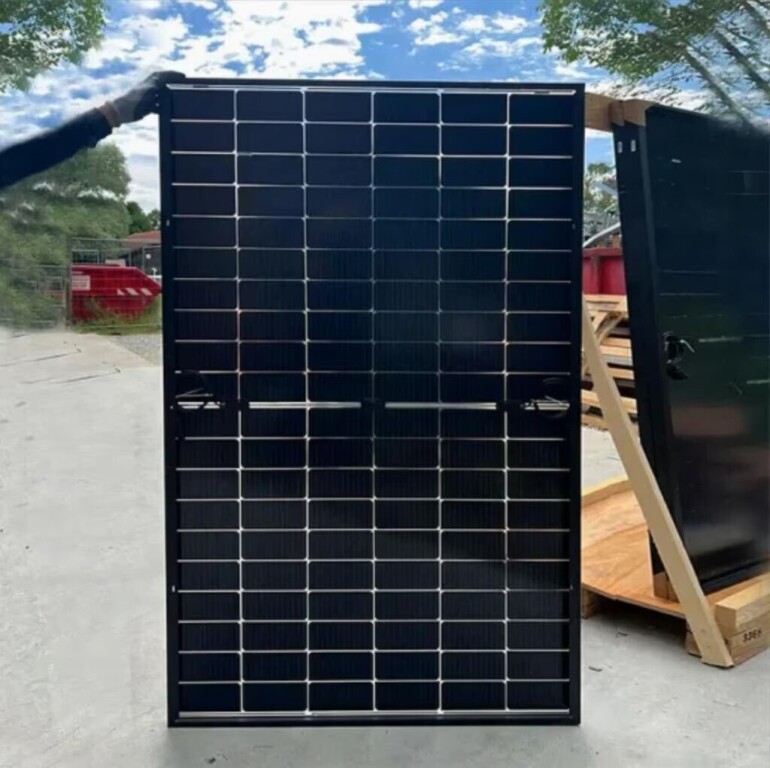 435w-volledig-zwarte-zonnepanelen-75eur-big-0