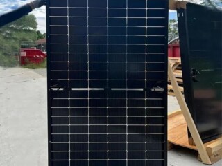 435w volledig ZWARTE zonnepanelen 75€