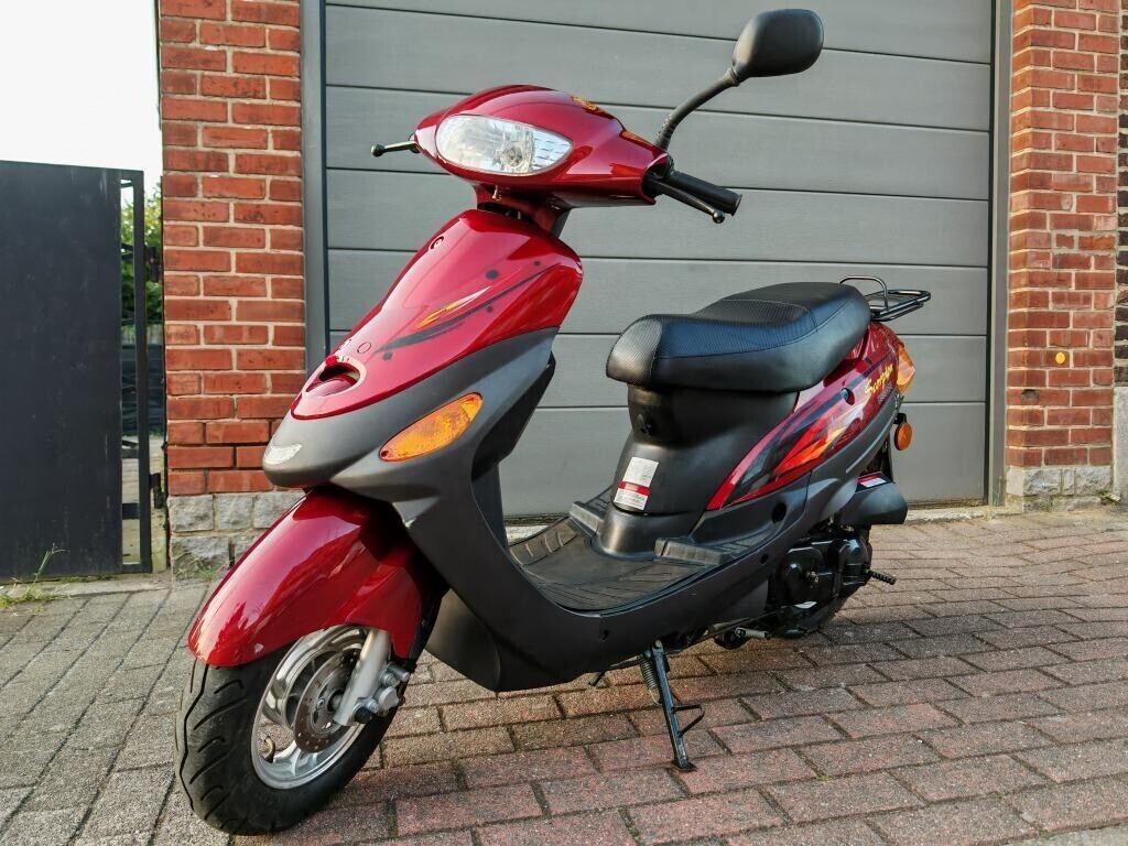 scooter-scorpion-avec-seulement-1141km-big-0