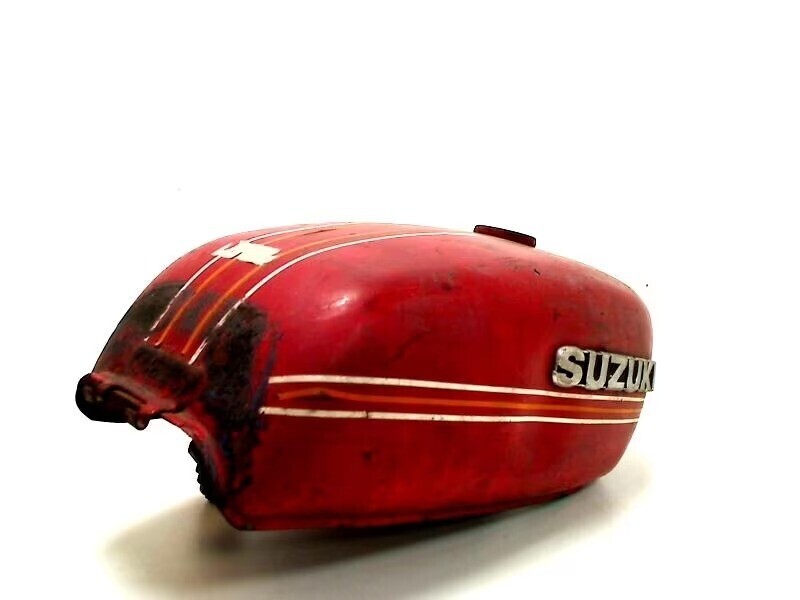 suzuki-gt-ed-brandstoftank-big-1