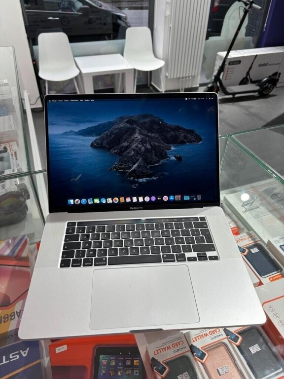 macbook-pro-16-i9-16go1to-azerty-etat-magasin-big-0