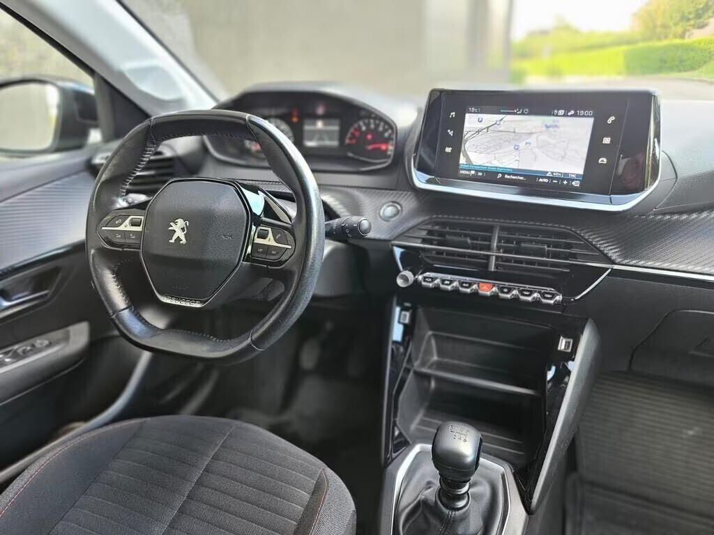 peugeot-208-12i-camera-gps-garantie-big-3