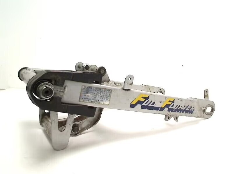 suzuki-dr-600-43ee-achterbrug-big-4