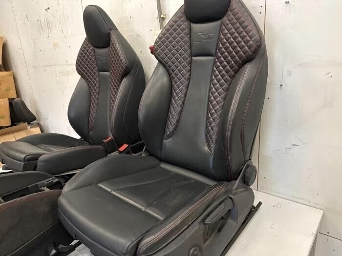 bekleding-set-compleet-van-een-audi-rs3-big-5