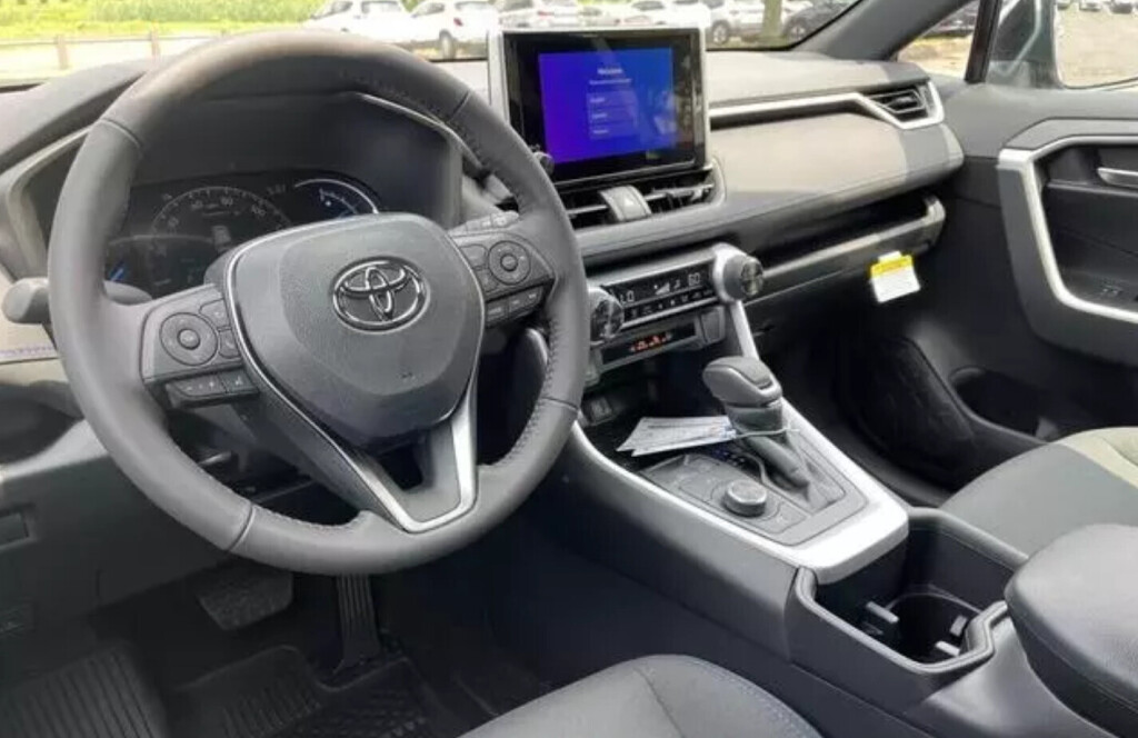 new-2023-toyota-rav4-hybrid-se-awd-big-6