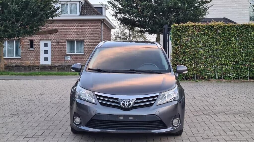 toyota-avensis-20d4d-diesel-92kw-euro-5-gps-camera-annee-big-0