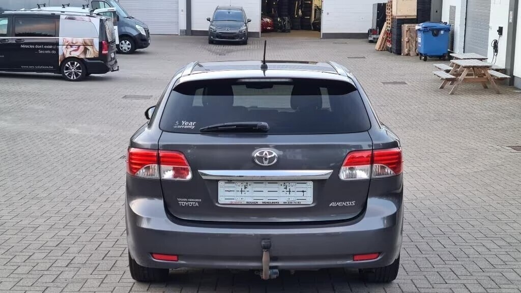 toyota-avensis-20d4d-diesel-92kw-euro-5-gps-camera-annee-big-5