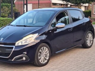 Peugeot 208 Allure 1.2 Benzine 60Kw Euro 6b GPS-Navi Année 2