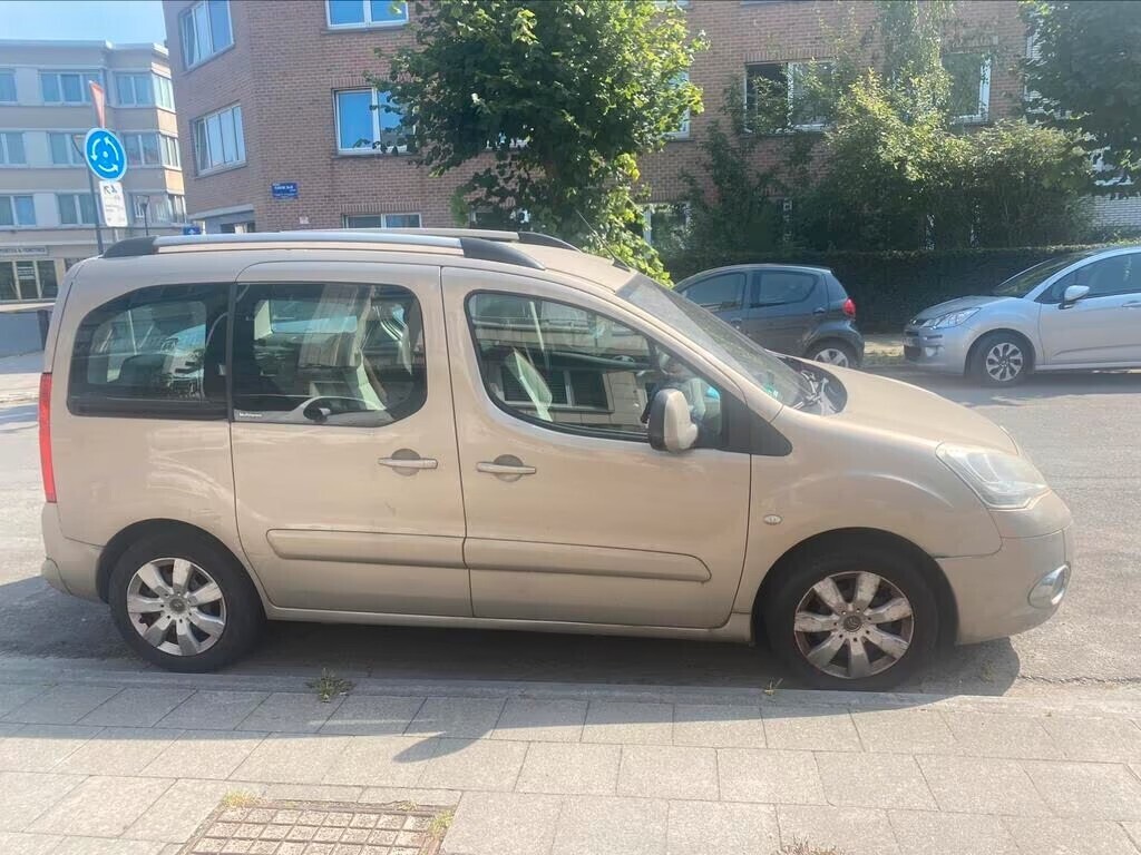 multiplaces-5pl-euro5-16hdi-airco-2011-300000km-big-2