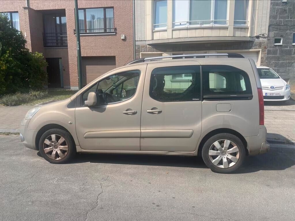 multiplaces-5pl-euro5-16hdi-airco-2011-300000km-big-1