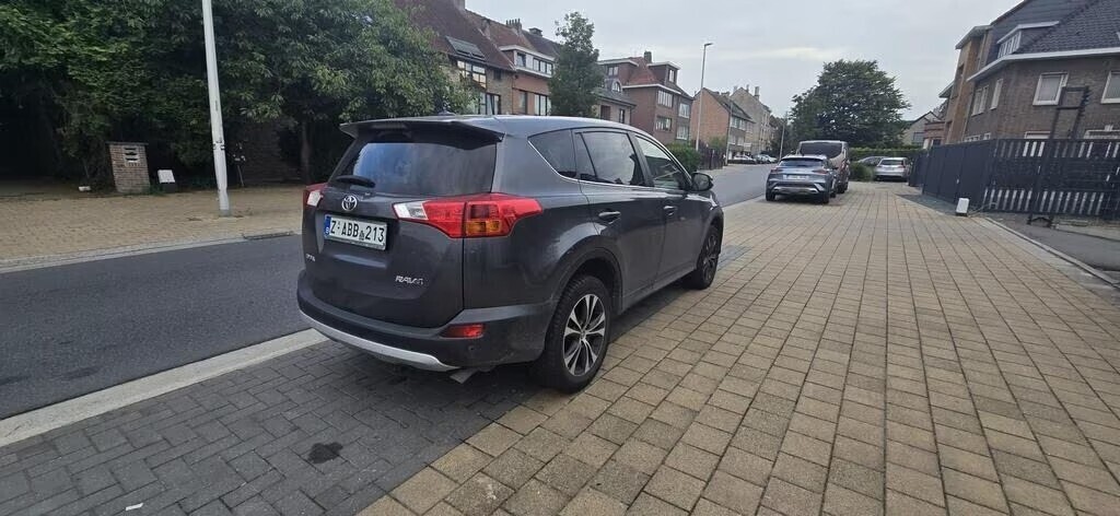 rav4-2l-diesel-4x2-120000km-2015-euro5b-full-big-1