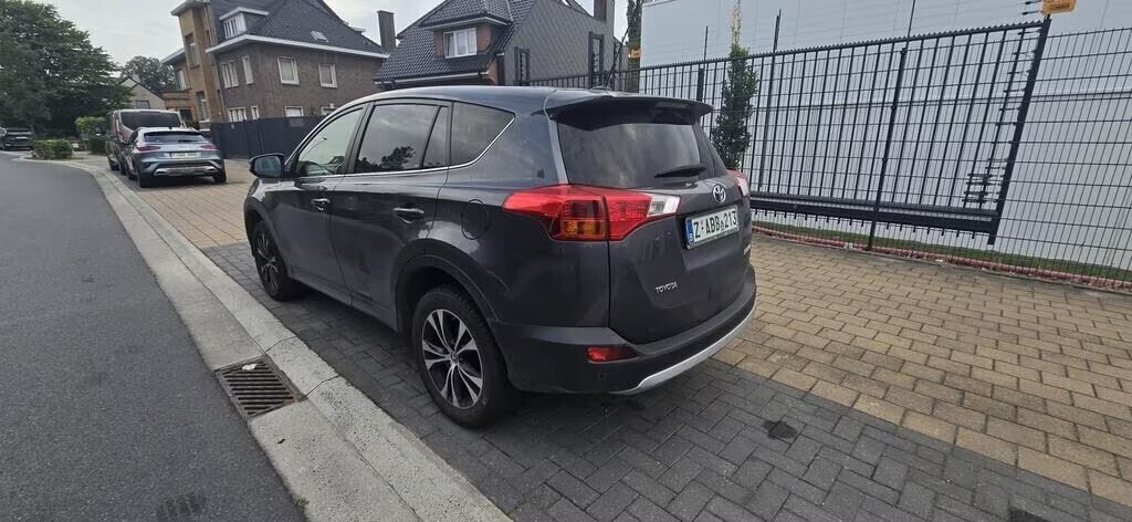 rav4-2l-diesel-4x2-120000km-2015-euro5b-full-big-2