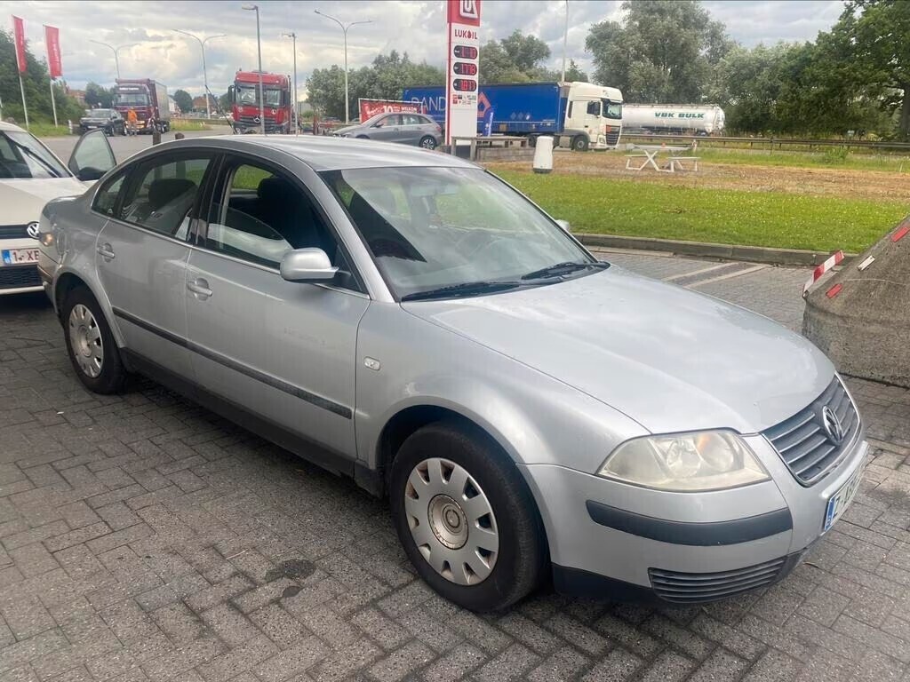 2l-benzine-2002-climatise-156000km-automatique-big-0