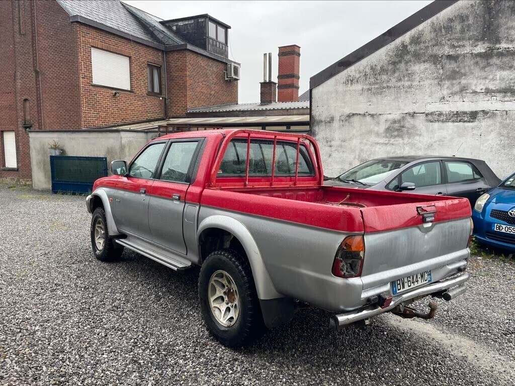 mitsubishi-l-200-big-0