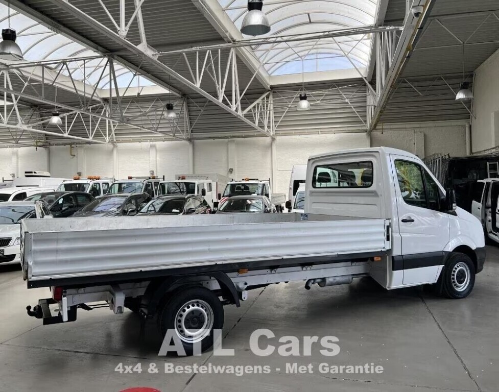 volkswagen-crafter-20-diesel-ex-overheid-lang-trekhaa-big-7