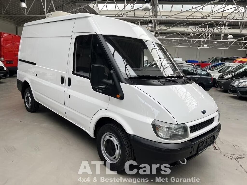 ford-transit-fret-leger-1er-propre-climatisation-dans-big-4