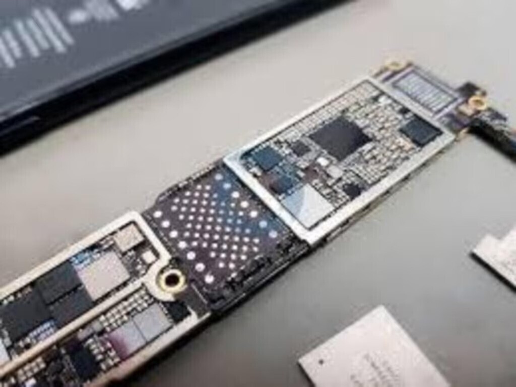 reparation-carte-mere-iphone-11-probleme-wifi-pas-cher-big-0