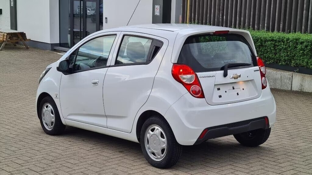 chevrolet-spark-10-benzine-50kw-airco-lez-2030-ok-annee-2-big-3