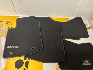 Toyota AYGO Mat Set Complet Nouvel ensemble d'origine