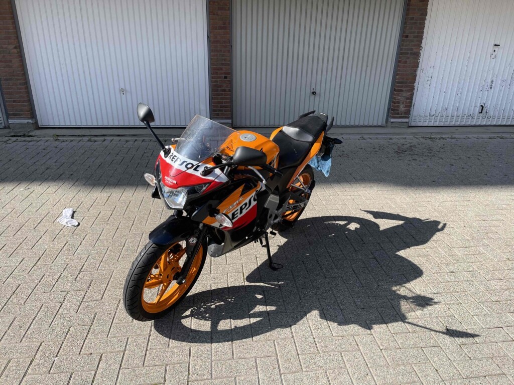 honda-cbr125r-big-0