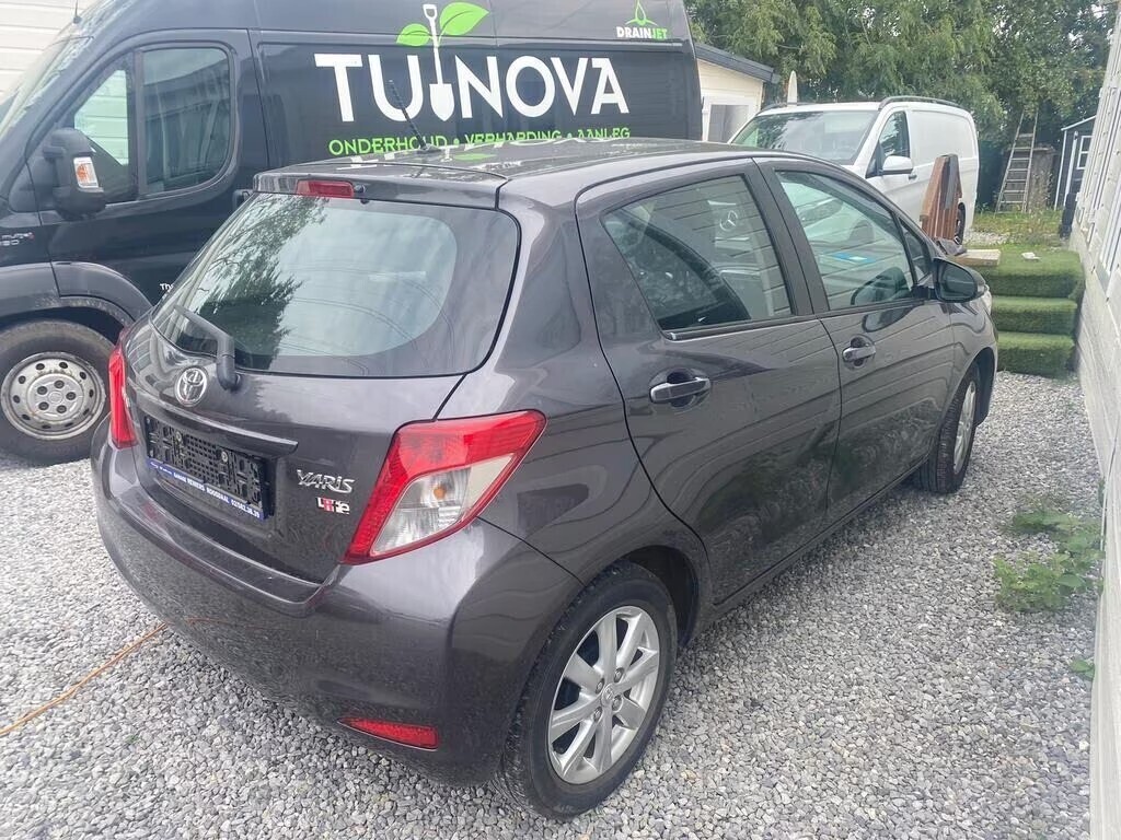 yaris-29000km-13cc-benzine-2014-airco-000km-big-0