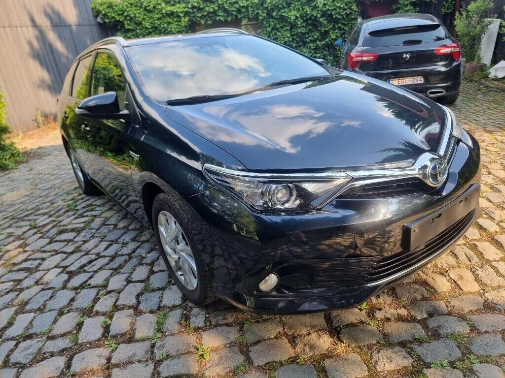 toyota-auris-hybride-breack-87389km-big-8