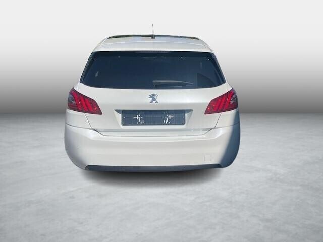 peugeot-308-12-puretech-big-1