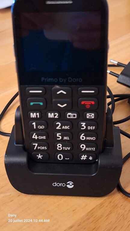 telephone-mobile-doro-big-2