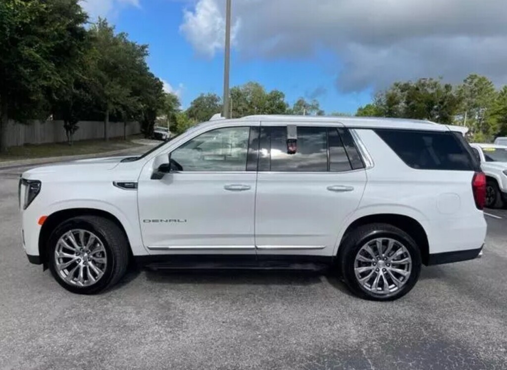 2022-gmc-yukon-denali-4wd-like-new-big-2