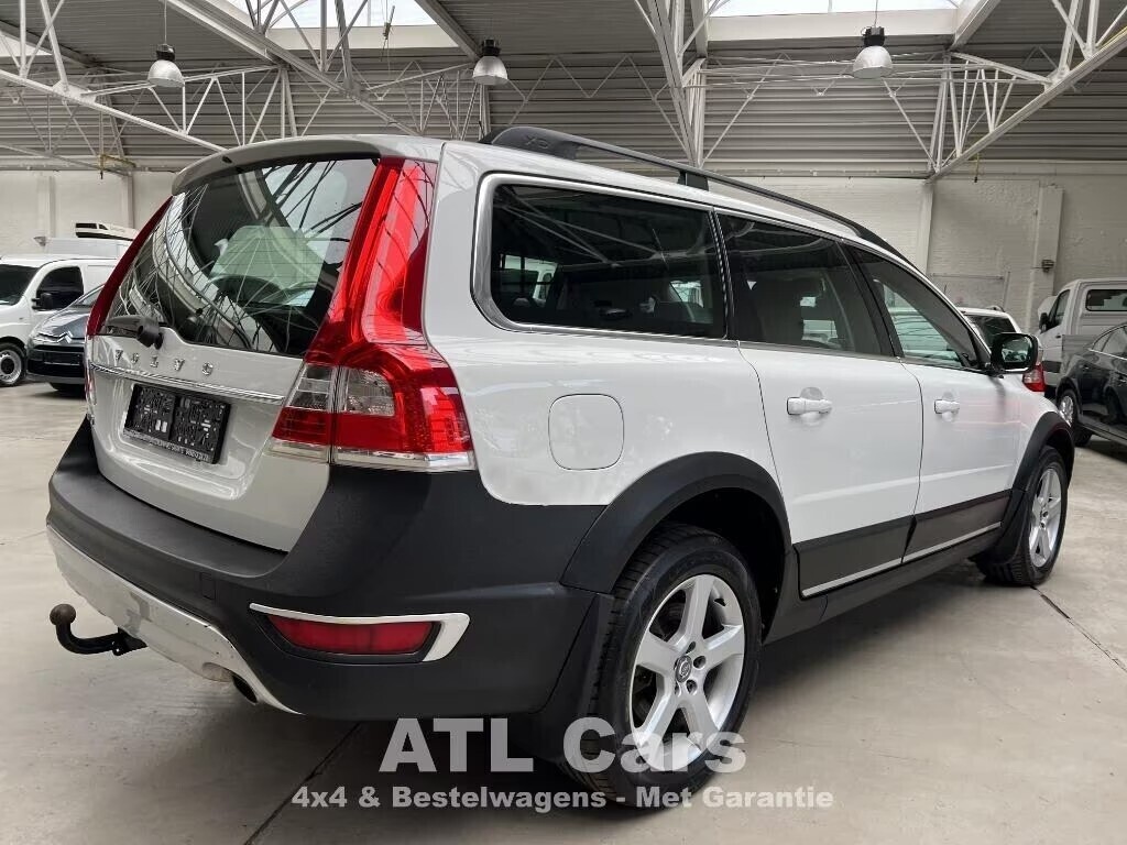 volvo-xc70-24-diesel-4x4-airco-navi-euro-5-camera-big-5