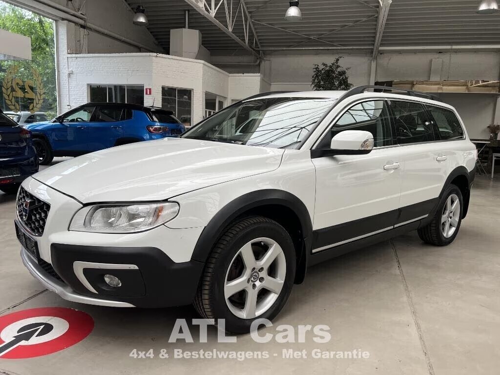 volvo-xc70-24-diesel-4x4-airco-navi-euro-5-camera-big-4